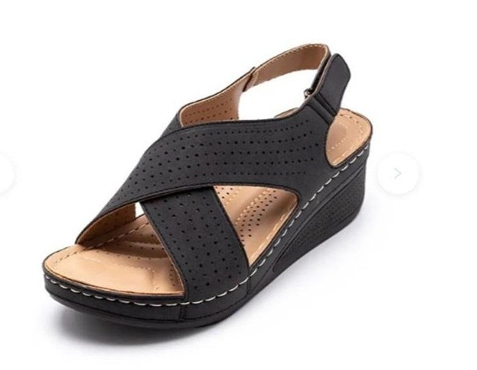 Damen Wedge-Sandalen mit durchbrochenem Design und verstellbarem Riemen R&B