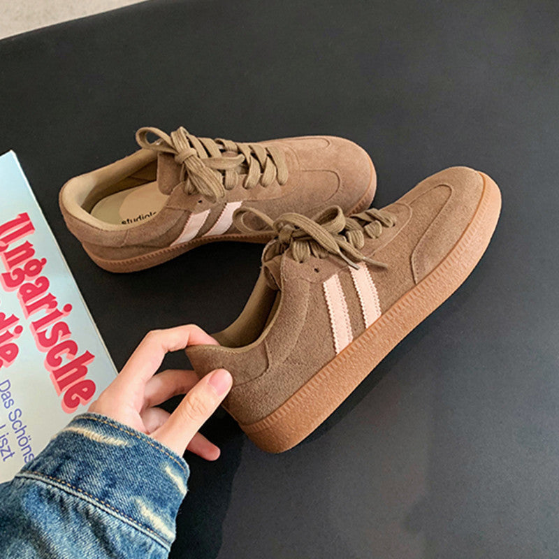 Damen Sneakers aus hochwertigem Wildleder mit sportlichem Schnürdesign
