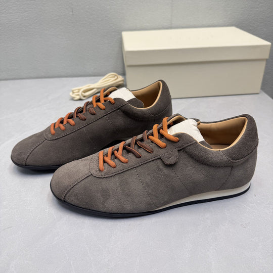 Damen modische Suede Sneakers mit farbigen Schnürsenkeln R&B