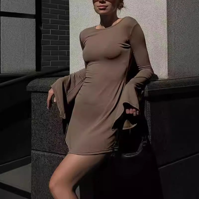 Damen Mini-Dress mit eleganten Trompetenärmeln und figurformendem Schnitt R&B