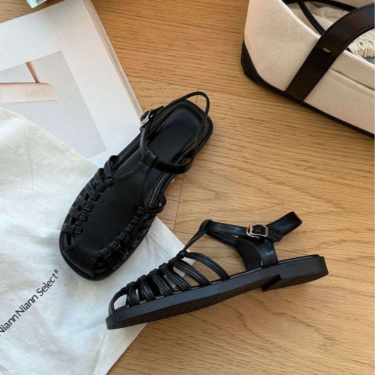 Damen Komfortable Sandalen mit dekorativem Riemendesign und atmungsaktivem Fußbett