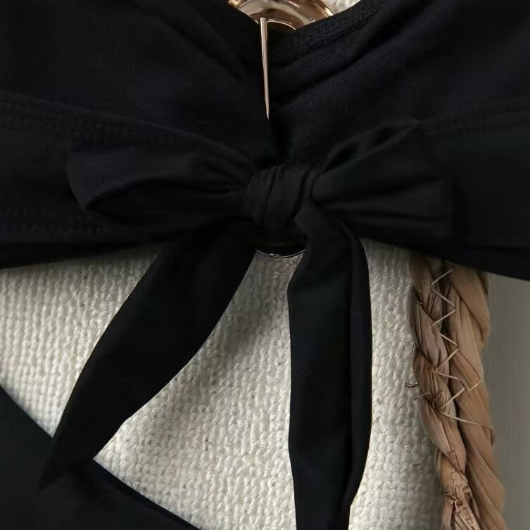 Damen Bikini-Set mit elegantem Knoten und goldener Akzentverzierung R&B