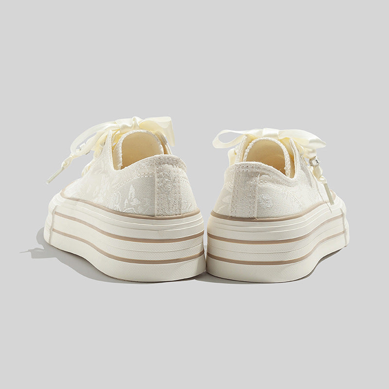 Damen Plattform Sneakers mit eleganter Satinschnürung und modischem Design