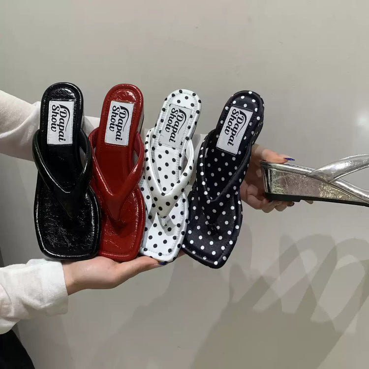 Damen komfortable Pantolette mit modischem Punktdesign R&B