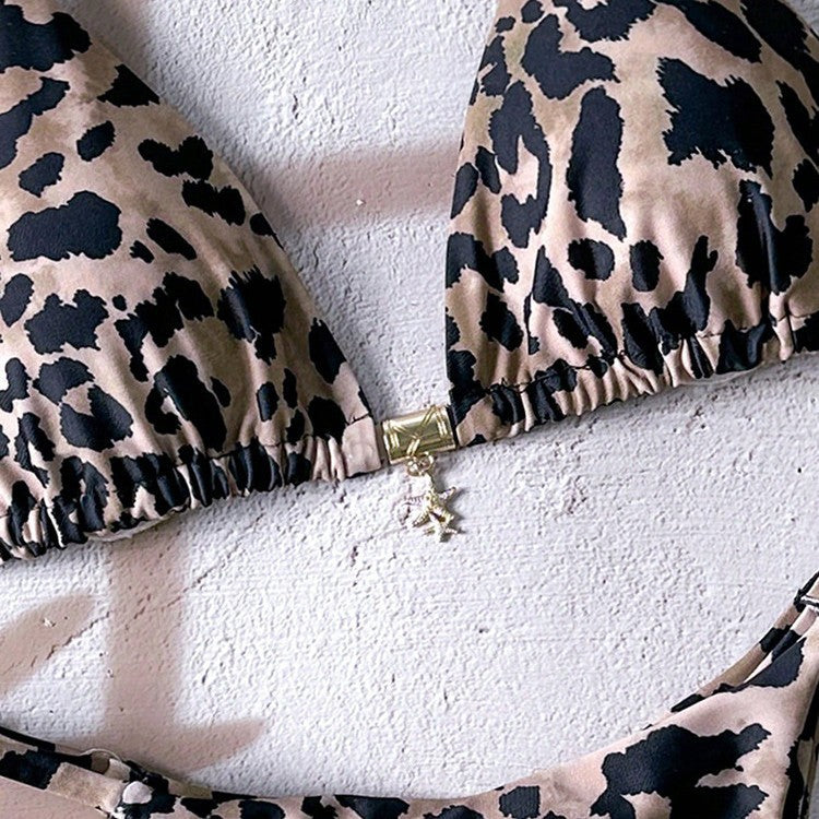 Damen Triangel-Bikini mit stilvollem Leopardenmuster und verspielter Verzierung R&B