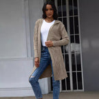 Damen Strickjacke mit Kapuze und stilvollem Zopfdesign R&B