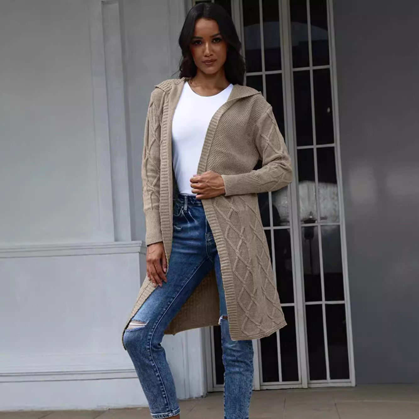 Damen Strickjacke mit Kapuze und stilvollem Zopfdesign R&B