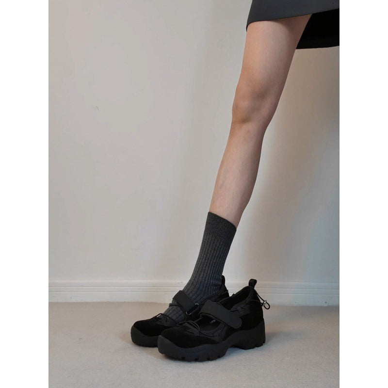 Damen bequeme Sneaker mit modischen Details