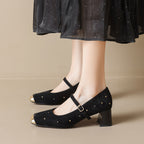 Damen Pumps mit elegantem Riemchen und funkelnden Strassapplikationen