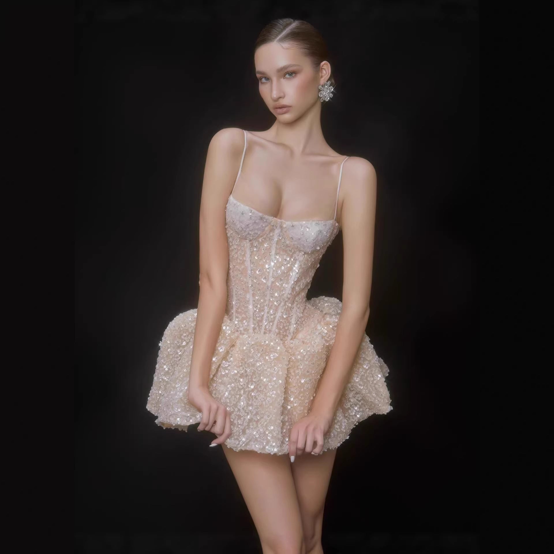 Damen Glamouröses Cocktailkleid mit funkelnden Pailletten und ausgefallener Rockform R&B