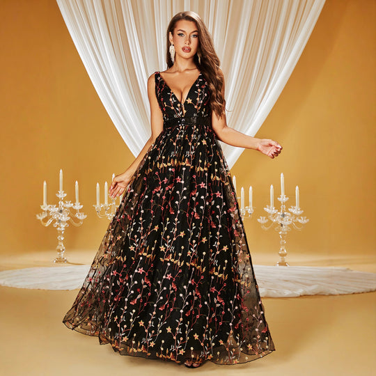 Damen Maxikleid mit floralem Stickdesign und tiefem V-Ausschnitt R&B