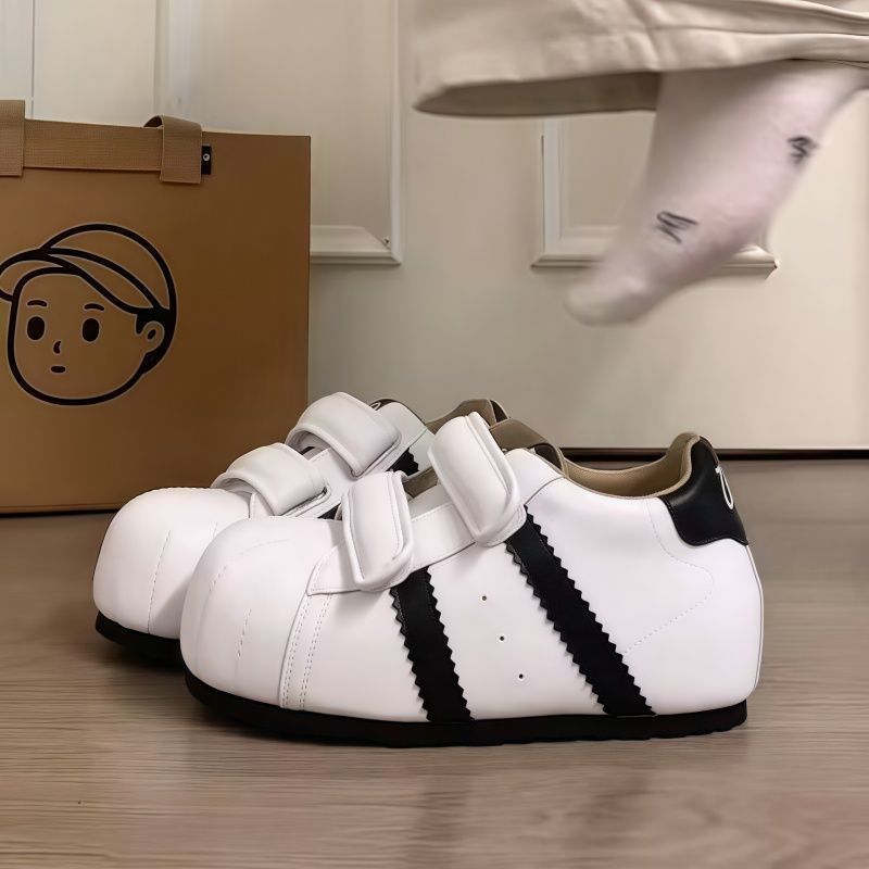 Damen Bequeme Sneakers mit doppeltem Klettverschluss und sportlichem Design R&B