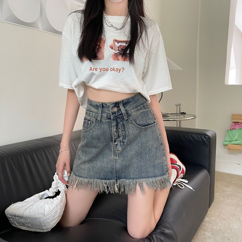 Damen Denim-Shorts mit fransigem Saum und hohem Bund