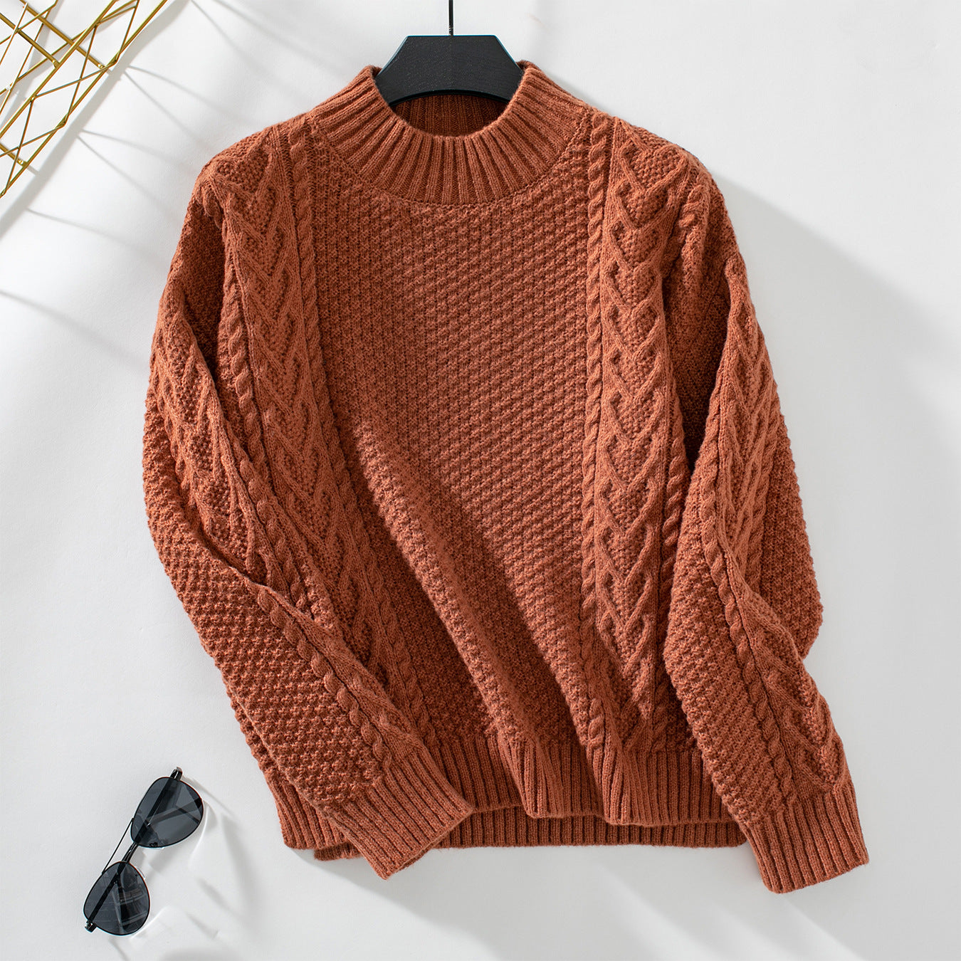 Damen Strickpulli mit auffälligem Zopfmuster und hohem Kragen