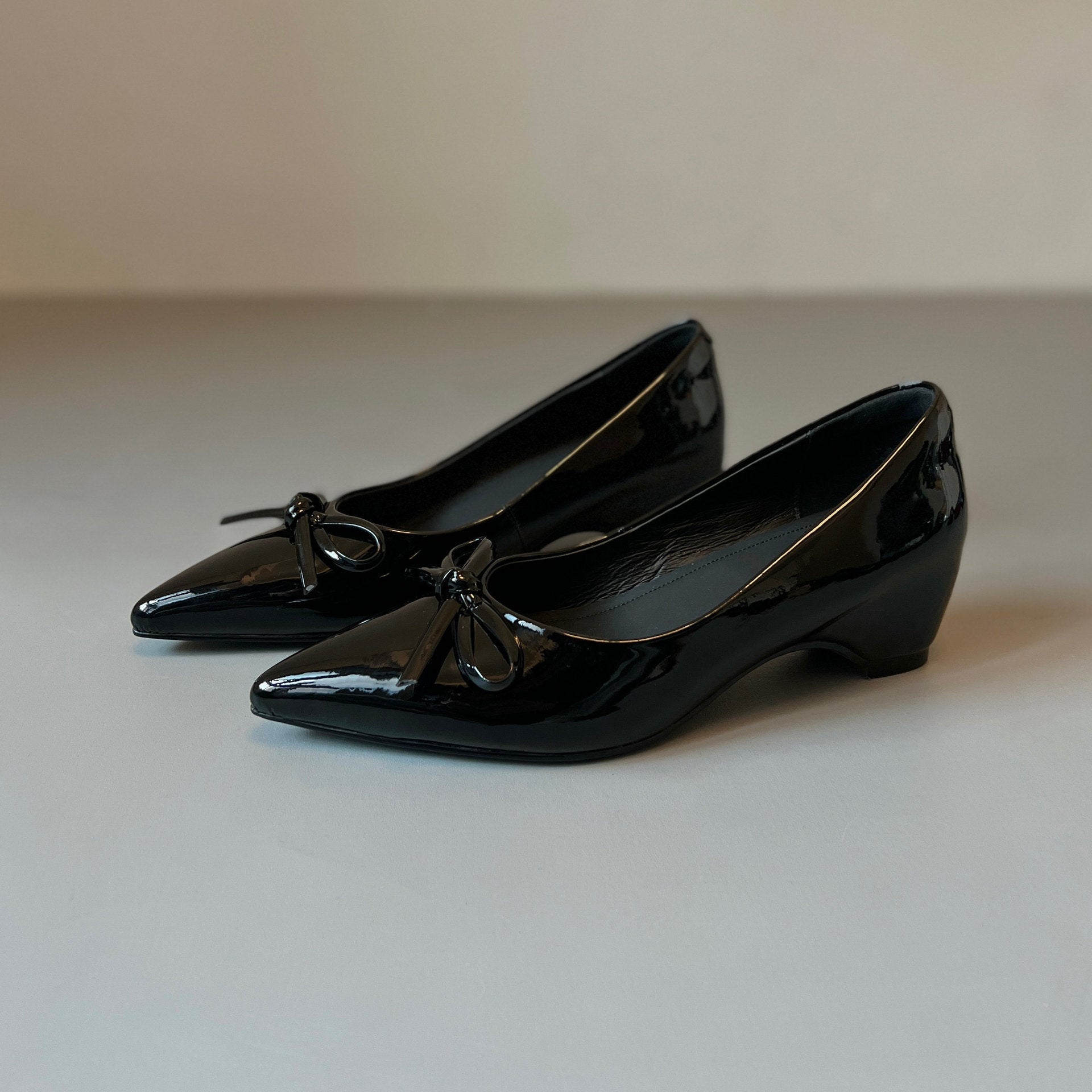 Damen elegante Slingback-Pumps mit feinem Riemchen und komfortablem Blockabsatz R&B