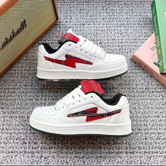 Damen Sneakers im klassischen Heritage-Design mit hochwertigem Obermaterial und Komfortsohle R&B