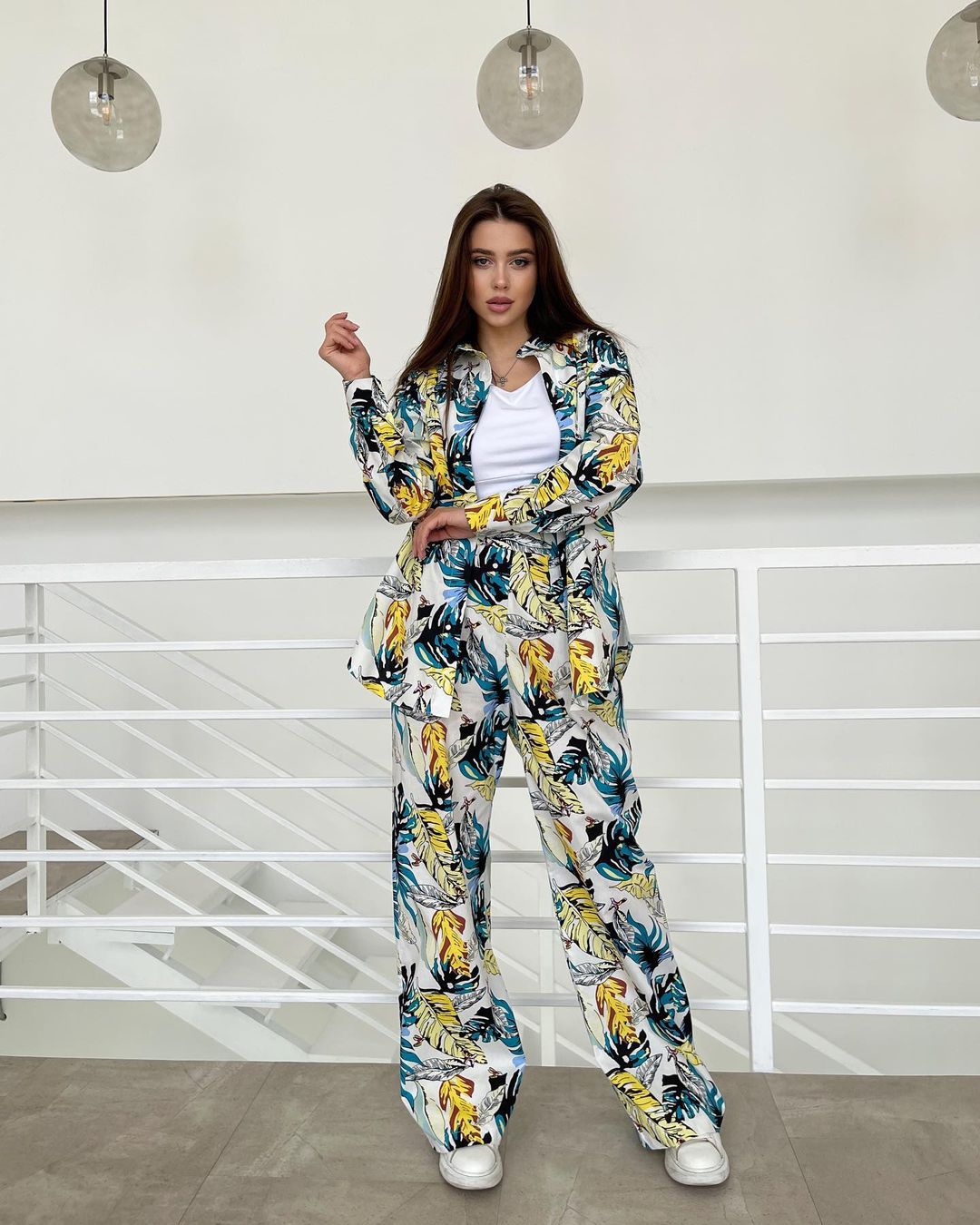 Damen modisches Ensemble mit floralem Muster und weitem Schnitt R&B