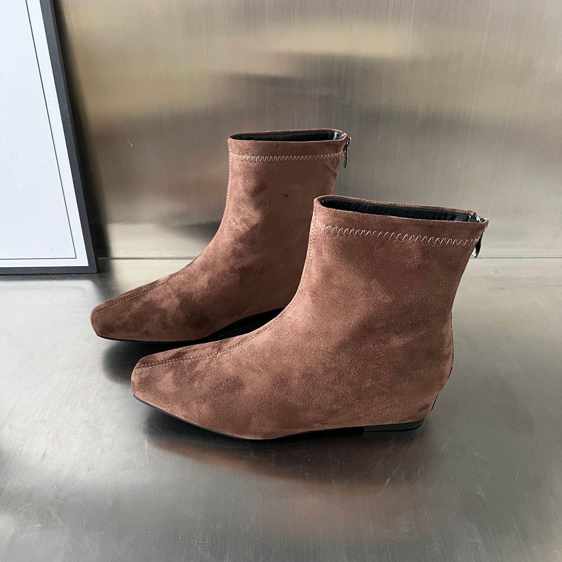 Damen Ankle Boots aus hochwertigem Wildleder mit dekorativem Reißverschluss R&B