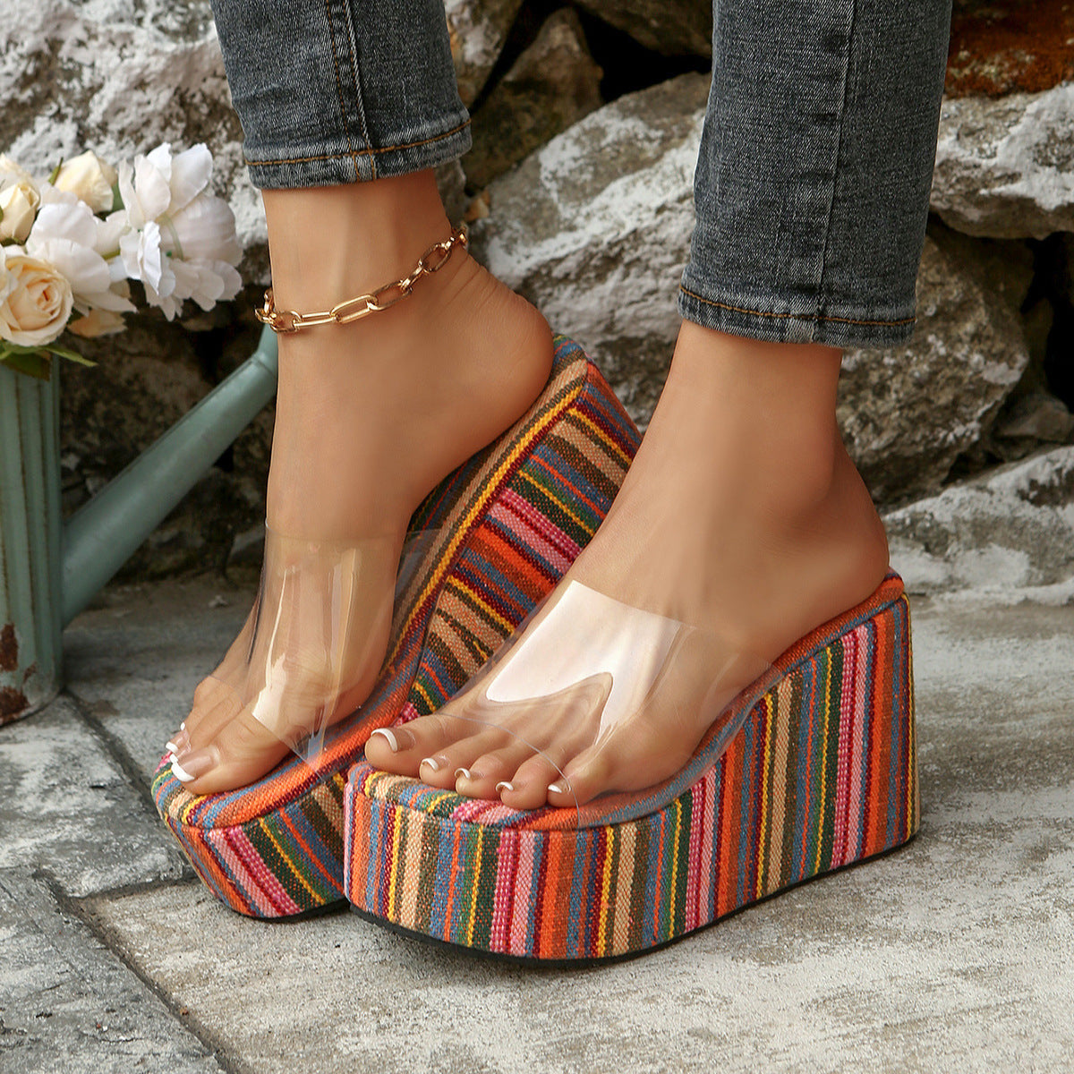 Damen Wedge-Pantoletten mit durchsichtigen Riemen und farbenfrohem Streifenmuster