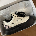 Damen Hochfront Sneaker mit trendigem Plateau und Sternen-Applikationen