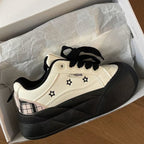 Damen Hochfront Sneaker mit trendigem Plateau und Sternen-Applikationen