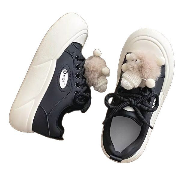 Damen Sneakers mit modischen Pompon-Applikationen und bequemer Sohle