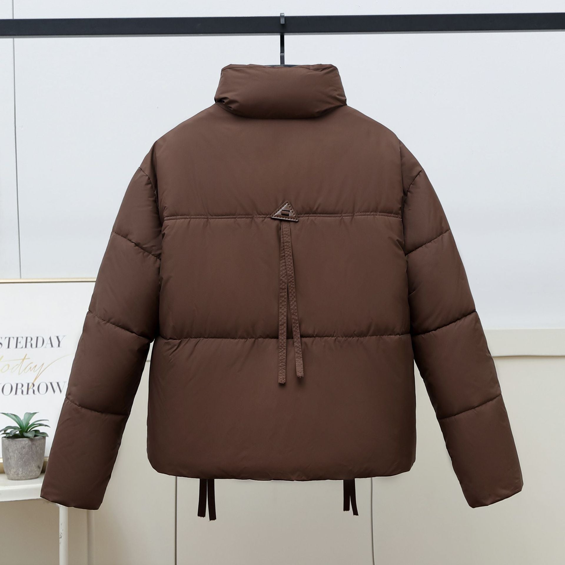 Damen gesteppte Übergangsjacke mit hohem Kragen und modernen praktischen Taschen R&B