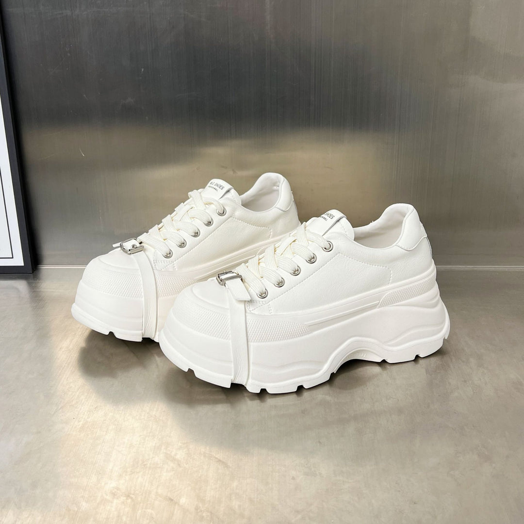 Damen Plateau-Sneaker im sportlichen Design mit verstellbarem Riemen R&B