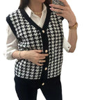 Damen Ärmellose Strickweste mit klassischem Karomuster und dekorativen Knöpfen R&B