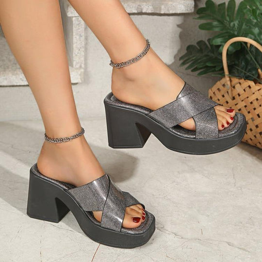 Damen Plateau-Sandalen mit glänzenden Riemen und blockartigem Absatz R&B