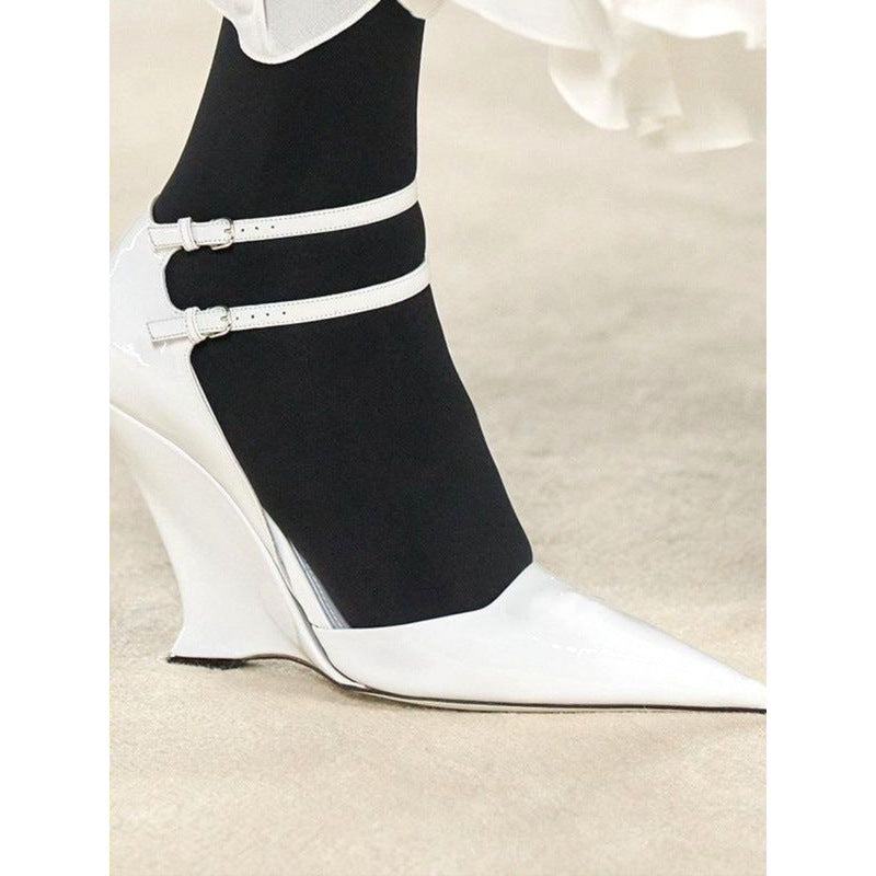 Damen Wedge-Pumps mit dekorativem Riemendesign R&B