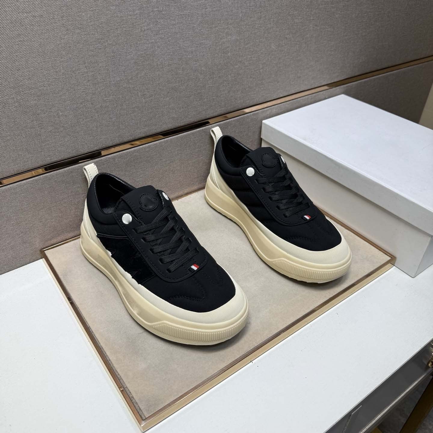 Damen Sneakers mit atmungsaktivem Obermaterial und sportlichem High-Performance Design R&B