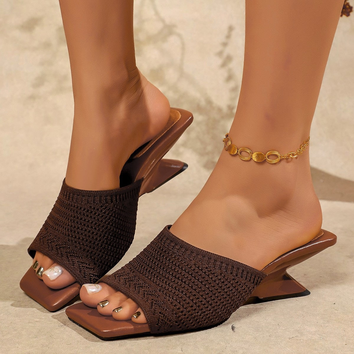 Damen Slipper mit einzigartigem geflochtenem Design und bequemer Sohle