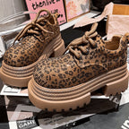 Damen Sneaker mit glitzerndem Leoparden-Design und robuster Sohle