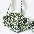 Damen Bikini-Set mit einem modernen Tiermotiv und elegantem Wickelrock