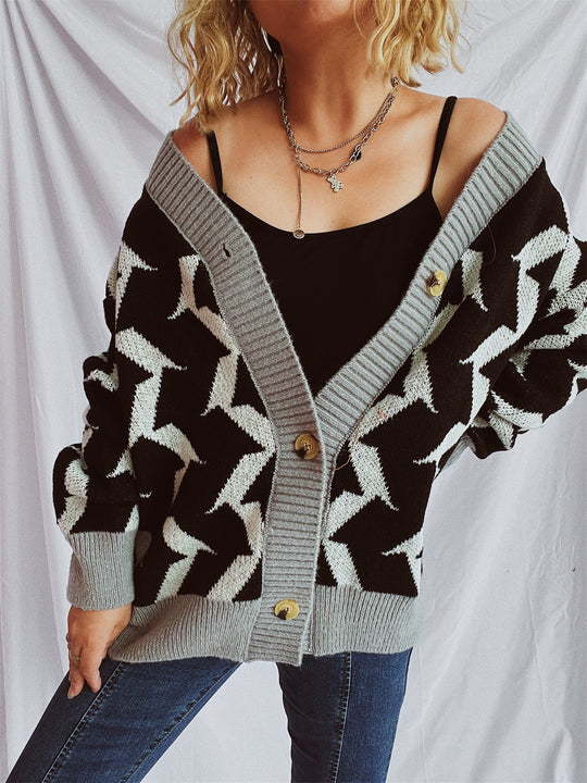 Damen Grobstrickjacke mit grafischem Muster und hochwertigen Knopfdetails R&B