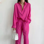 Damen lässiges Leinen Ensemble mit elegantem Hemd und weiter Hose