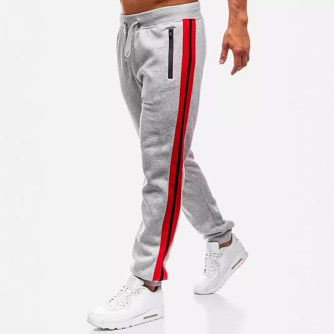 Herren nan schmal zulaufende Fleece-Jogginghose mit zweifarbiger Seitenpaspel und wasserabweisenden Reißverschlusstaschen R&B