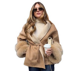 Damen Elegante Kurzjacke mit luxuriösen Fellverzierungen R&B