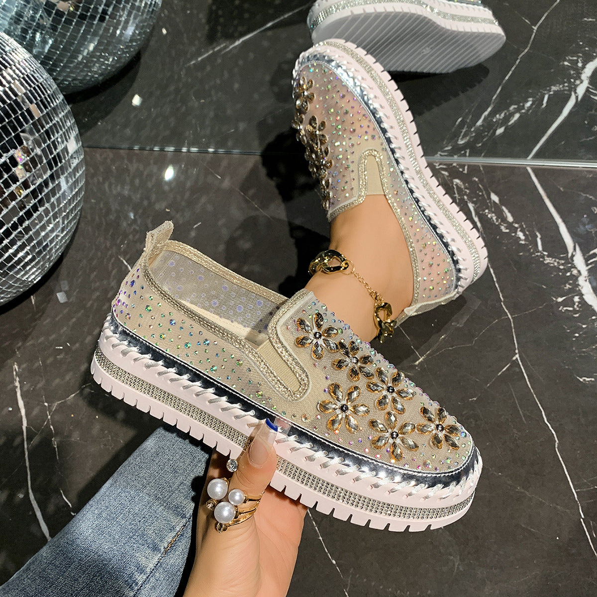 Damen Glamouröse Slip-On Sneakers mit funkelnden Applikationen