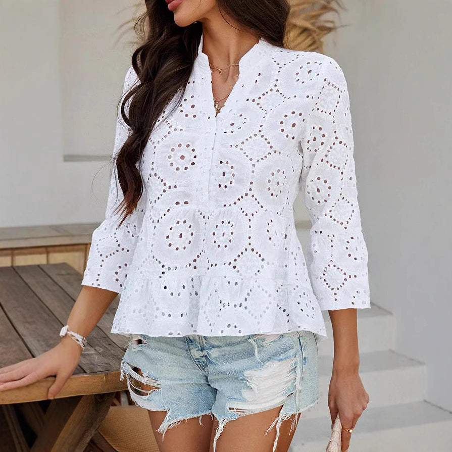 Damen Oberteil mit eleganter Broderie Anglaise und ausgestellten Ärmeln R&B