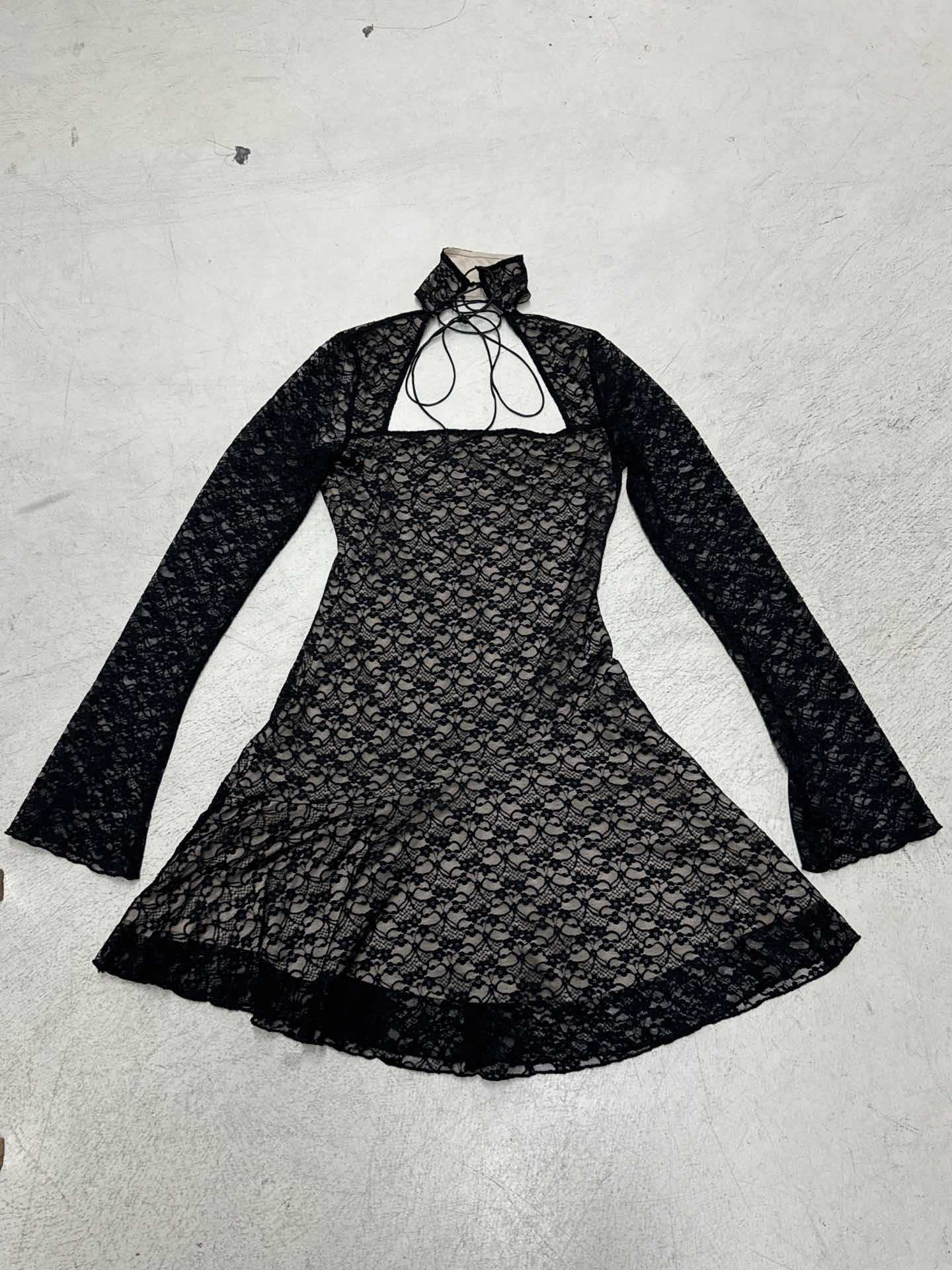 Damen Spitzenkleid mit kurzem Stehkragen und langen Ärmeln R&B