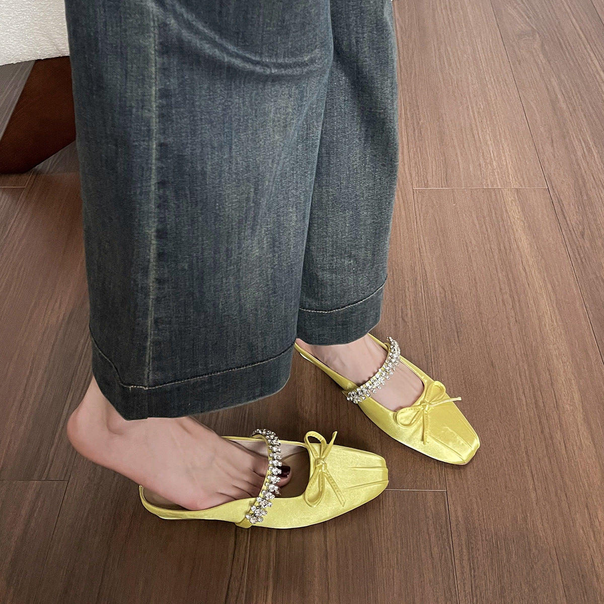 Damen Feste Puschen mit elegantem Strassdetail