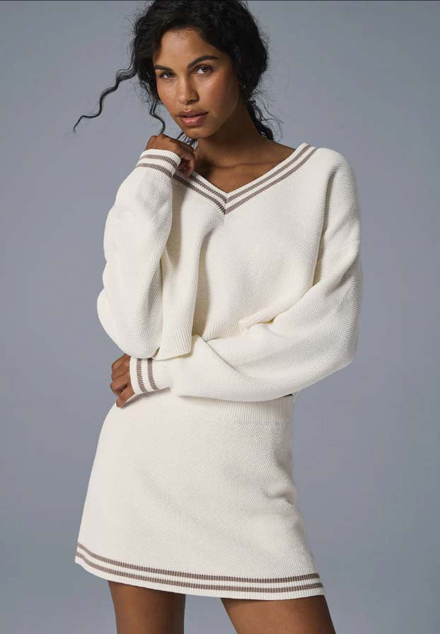 Damen Strickkleid im sportlichen Oversized-Design mit tiefem V-Ausschnitt und Farbblockdetails R&B
