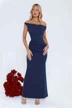 Damen figurbetontes Maxikleid mit schulterfreiem Design und Raffungselementen R&B