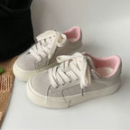 Damen Lifestyle Sneaker mit weichem Wildleder-Obermaterial und bequemer Dämpfung R&B