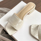 Damen bequeme modische Mules mit filigranem Blumenmuster R&B
