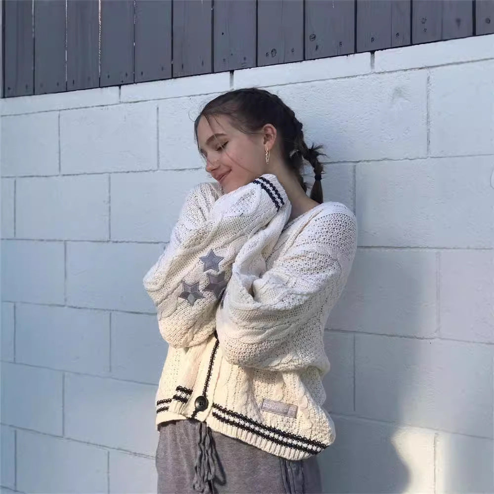 Damen nan oversized Zopfstrick Cardigan mit V-Ausschnitt und kontrastierenden Strickkanten R&B