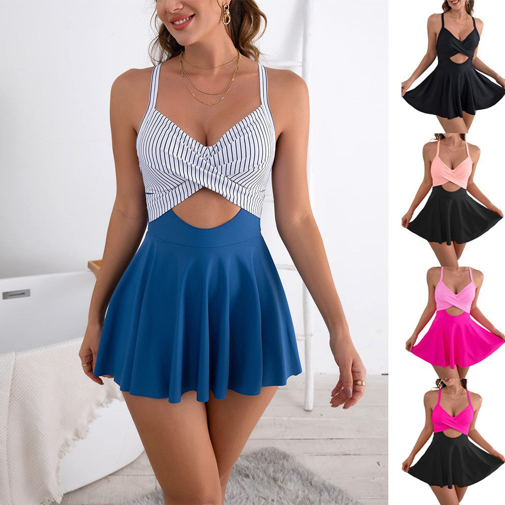 Damen Einteiliger Badeanzug mit Wickelrock und trendy Cut-Out R&B