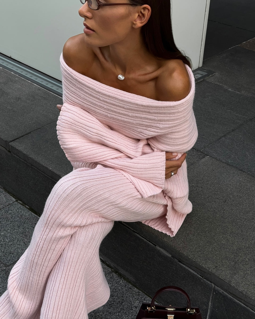 Damen Strickkleid im Off-Shoulder-Stil mit feinstructuriertem Farbverlauf R&B